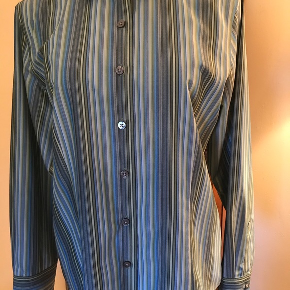 Beautiful shirt by Talbots - Picture 3 of 7
